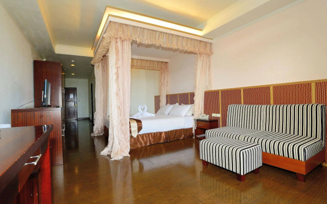 Airai Water Paradise Hotel & Spa
