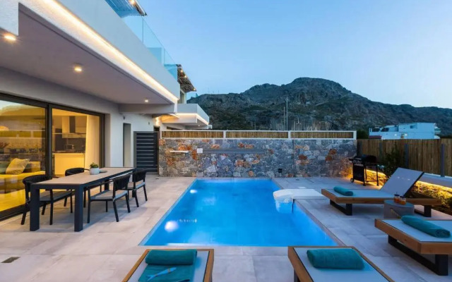 Villa Daphne-Naiades/ 2 bedrooms,luxury,beachfront