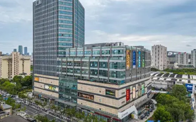 Guike Hotel (Shanghai 80,000 Stadium Caobaolu Subway Station Branch)