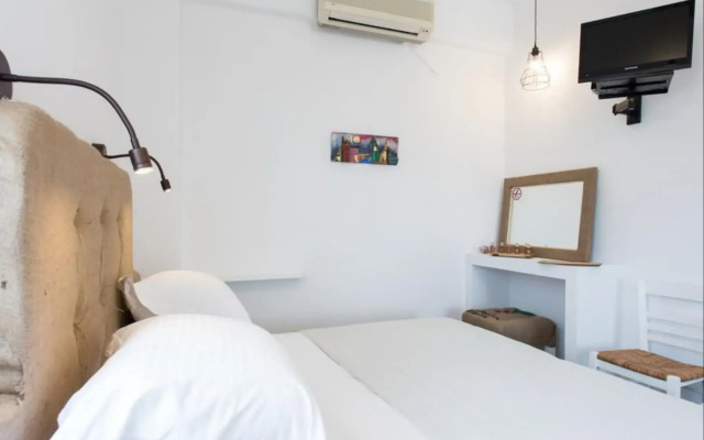 Evi Rooms