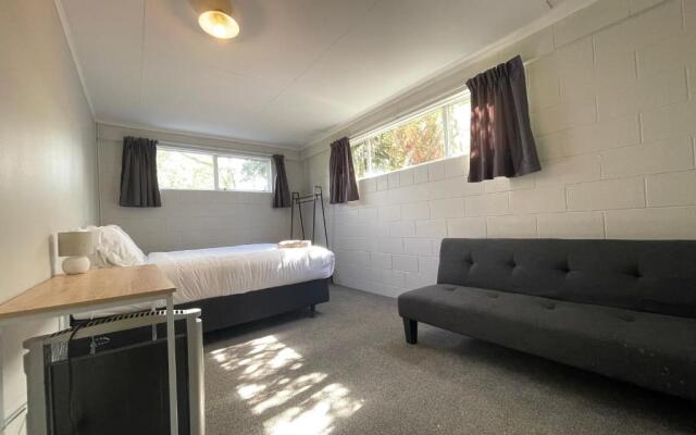 Private 2 bedrooms suite with free parking