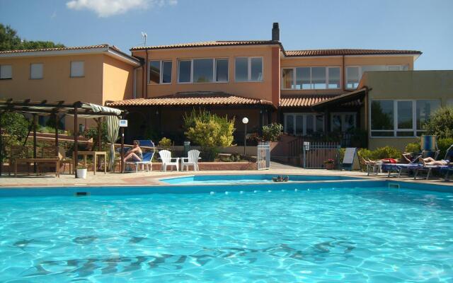 Pausania Inn