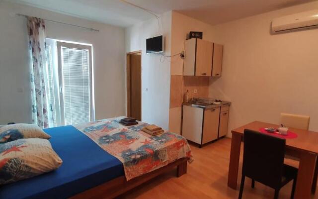 Apartments Muic
