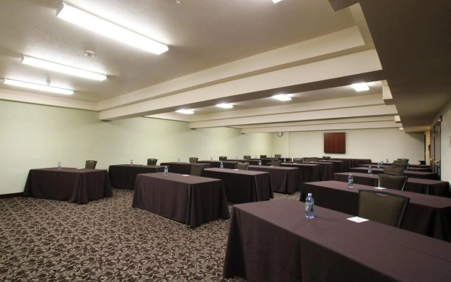 Oxford Suites Spokane Valley