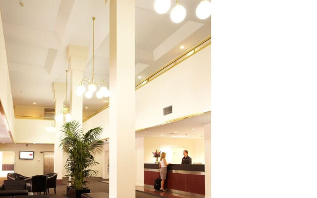 Comfort Hotel Adelaide Meridien