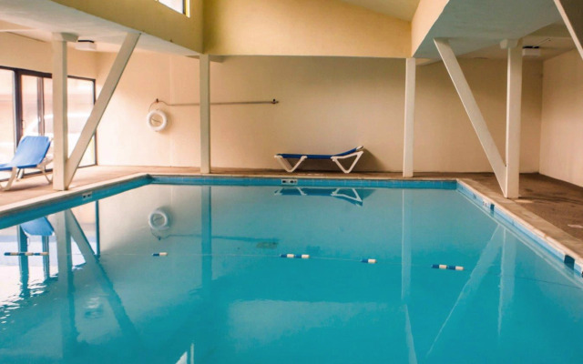 Rodeway Inn Lyons - La Grange