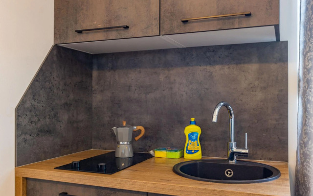 Tiffy studio w private parking