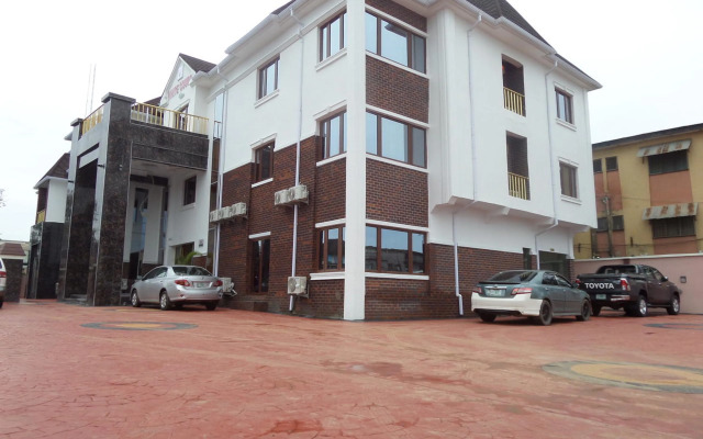 White Court View Hotel