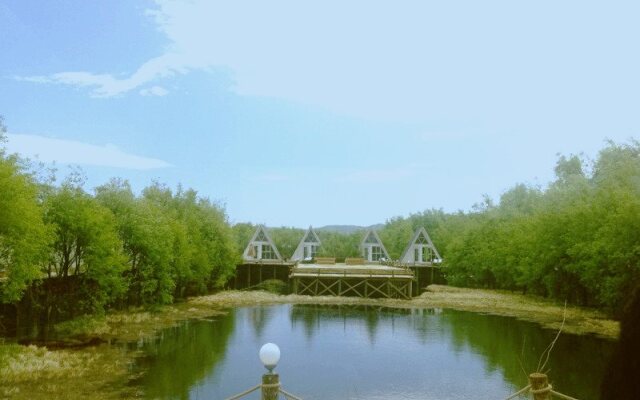 Lijiang Scenery Retreats Lake Front Villa Resort