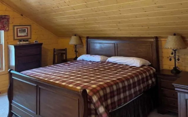 Camp Pinemere - Private Northwoods Retreat