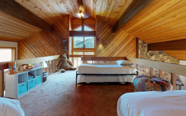 Snowcreek III 448 Pet-Friendly, Spacious and Bright, Gorgeous Meadow Views by RedAwning