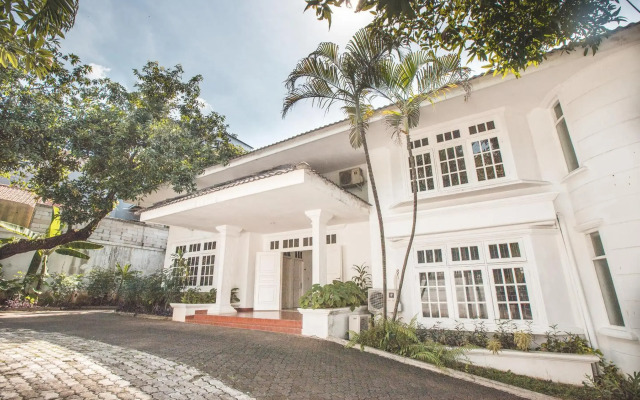 Super OYO 332 Residence G17 Kemang