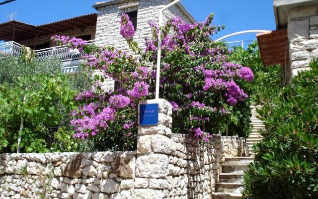 Apartment Milo - 50m from the sea