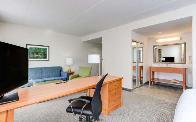 Hampton Inn & Suites Manchester