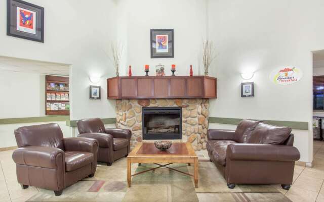 Super 8 by Wyndham Truro NS