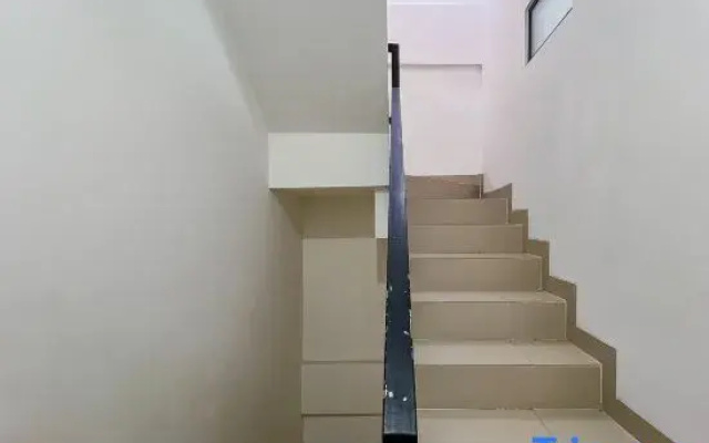 JJ House Mitra RedDoorz