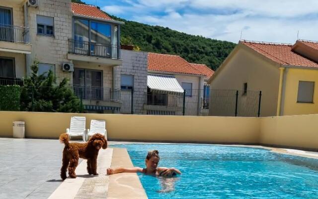 Anja & Ogo apartments with Pool _