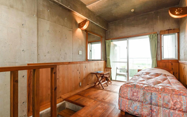 Buzz Resort – Guest Rooms – Onna