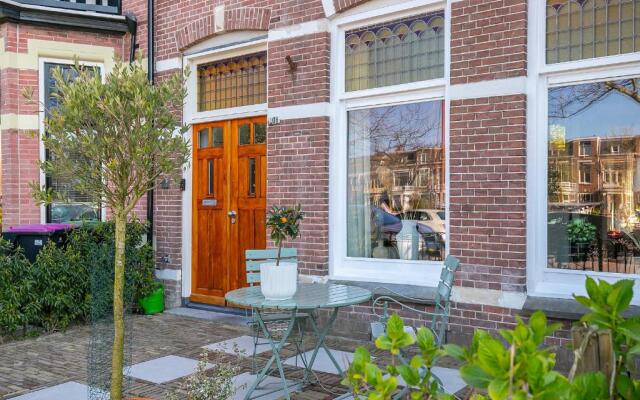 Uniek verblijf in herenhuis, eigen appartement op de tweede etage van ons huis