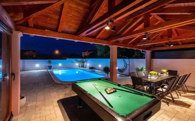 Luxury Villa With Pool - H