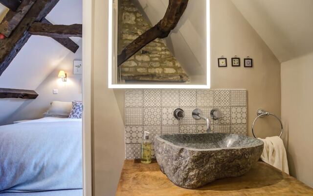 2 Lawrence Lane, BURFORD