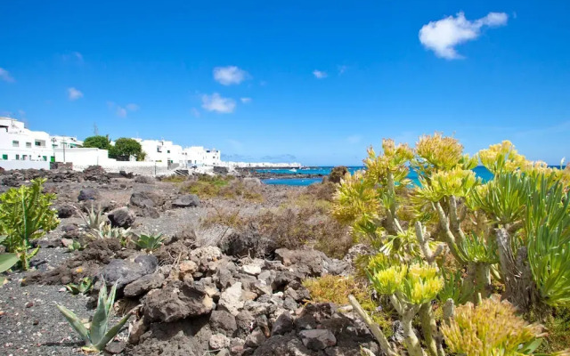 Cozy Holiday Home in Punta Mujeres With Terrace