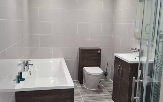 Remarkable 2-bed Apartment in Ilfracombe