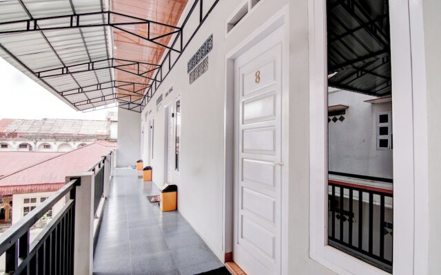 OYO 92806 Penginapan Geby Syariah
