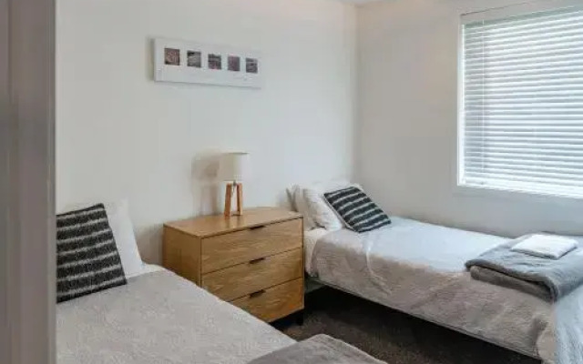 Central Luxury Apartment 205