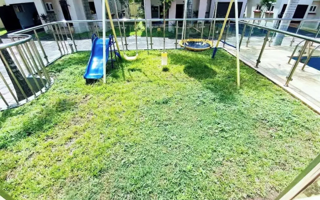 Stylish 3 Bedroom House Near Airport & Marina Mall