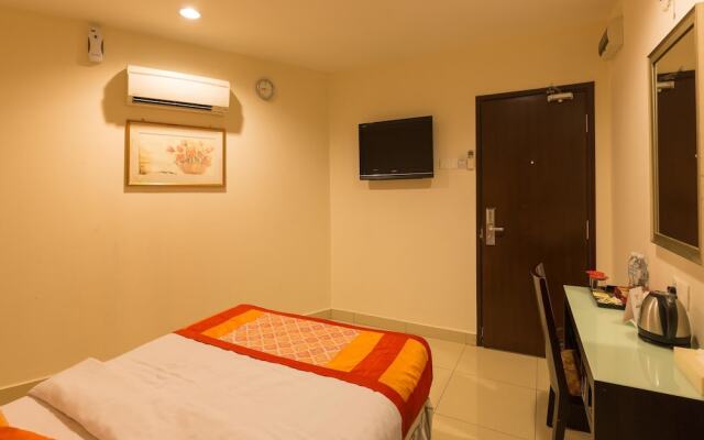 OYO 175 Lotus Hotel