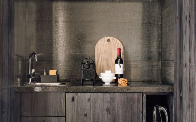 White Exclusive Suite & Villas