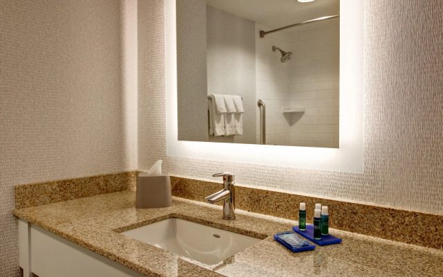 Holiday Inn Express Hotel & Suites Toronto - Markham, an IHG Hotel