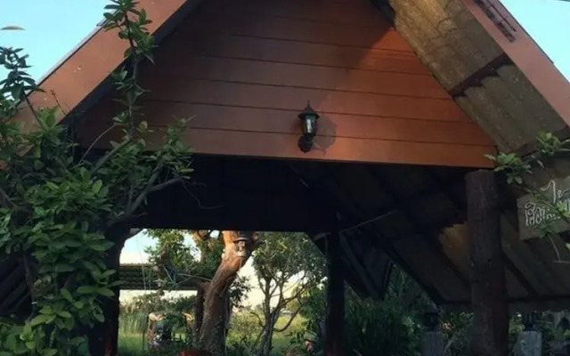 Baan Suan Phetphraewa Resort