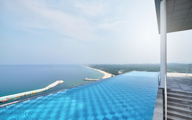 Gangneung Chonpines Ocean Suites Hotel