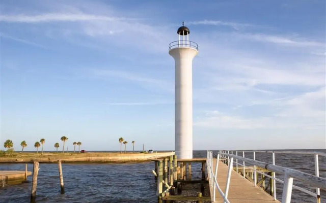 Biloxi Beach Hotel