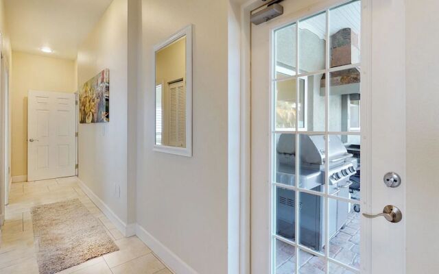 AMI Beach House Apartment 6