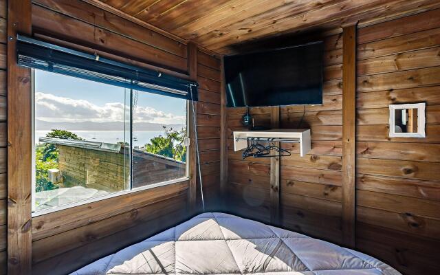 Chalé Rústico e Vista Incrível do Mar MAV008