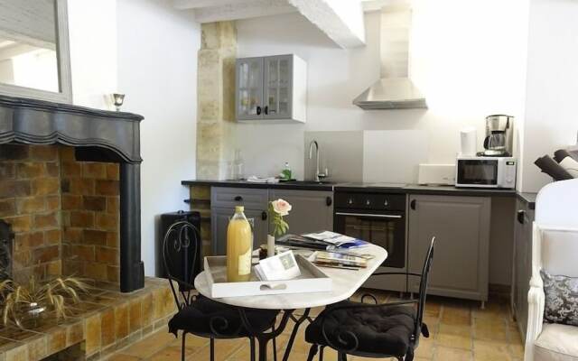 Domaine de Rhodes - Locations de Vacances / Vacation Rentals