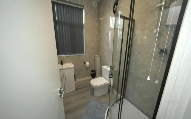 Charming Oxford Apartment in Telford - Flat 2