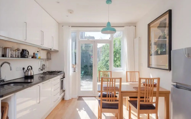 Lovely 1br 2 Bed Entire House W/Garden, 4 Guests