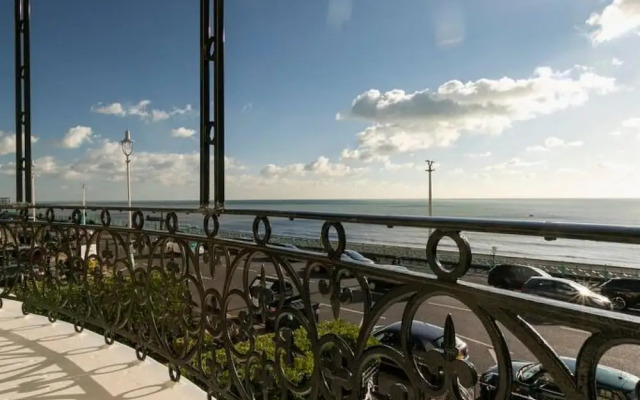 Marine Parade Sea View 2-bedroom Apartment