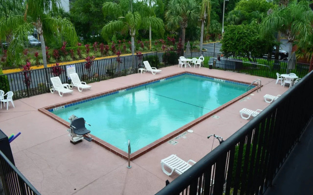 Quality Inn & Suites Orlando Airport