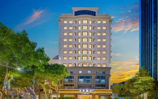 Ji Hotel (Ningbo Tianyi Square Sanjiangkou)