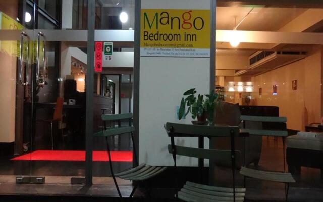 Mango Bedroom Inn