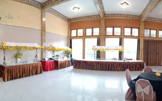 Nadia Hotel