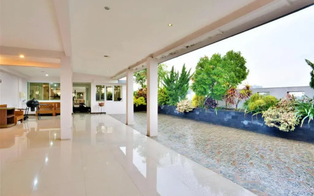 ZEN Rooms Kasira Bintaro Sektor 7