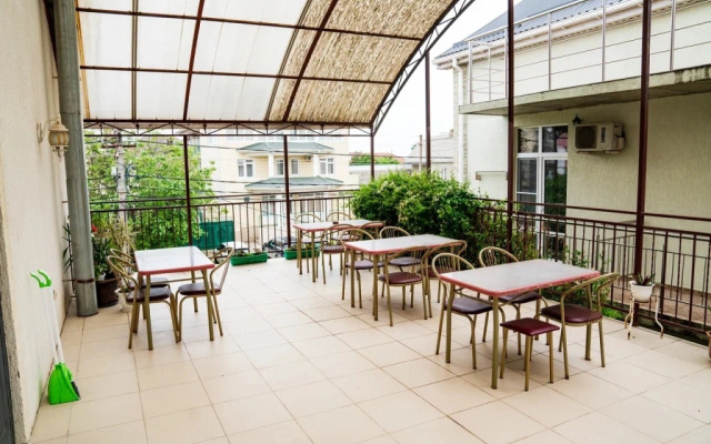 Guest House on ulitsa Uyutnaya