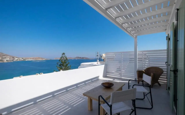 Lorenzo Studios and Suites Paros