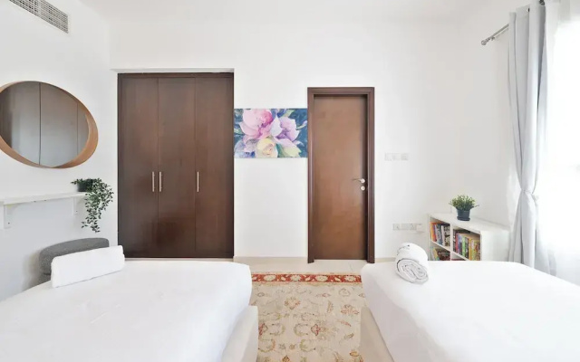 Luxury Short Term Stay 2BHK plus Maids - RANCHES